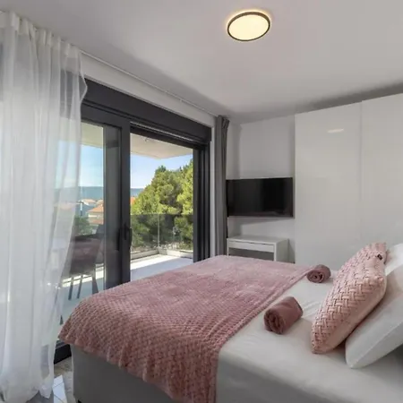 Charming Island Krk With Private Pool كرك