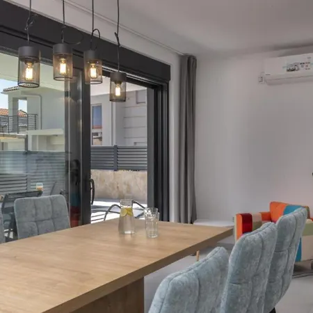 Charming Island Krk With Private Pool Апартаменты