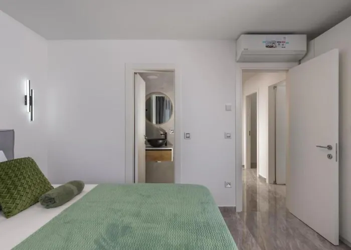 Charming Island Krk With Private Pool Apartment *