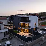 Charming Island Krk With Private Pool Апартаменты